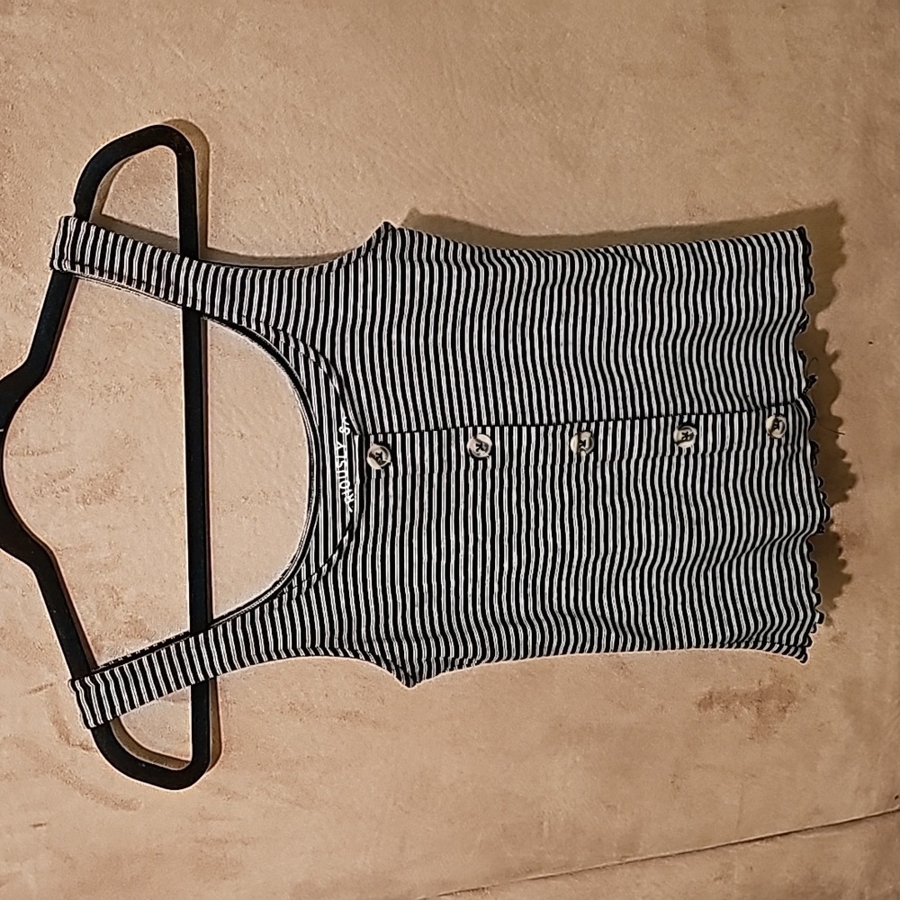 AERO seriously soft tank. Size medium.